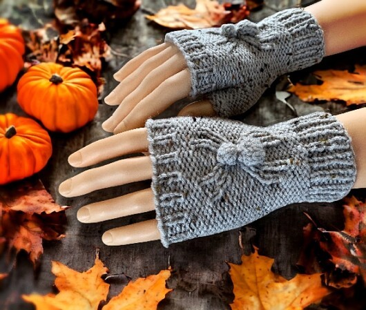 Knit Spider Gloves - Fre Knitting Pattern - Fingerless Gloves with Spiders