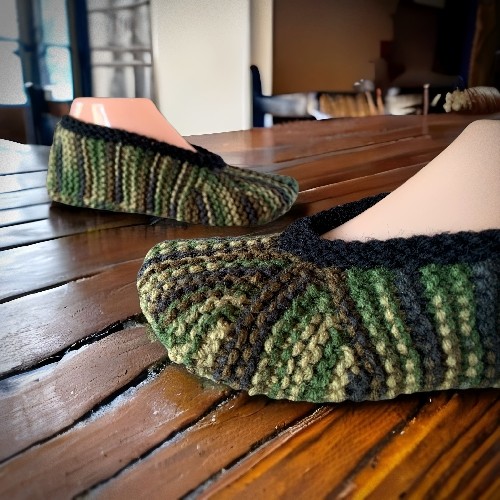 Free Knitting Pattern - Round Toe Slippers