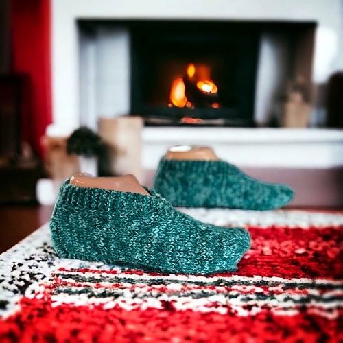 Snug Slip-on Knit Slippers - FREE Knitting Pattern