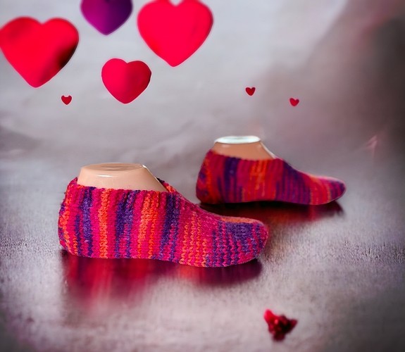 Snug Slip-on Knit Slippers - FREE Knitting Pattern