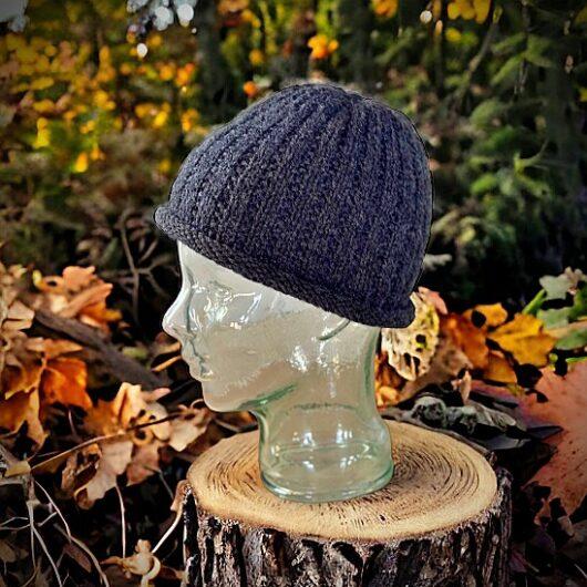 easy knitting pattern beanie - knit on straight needles