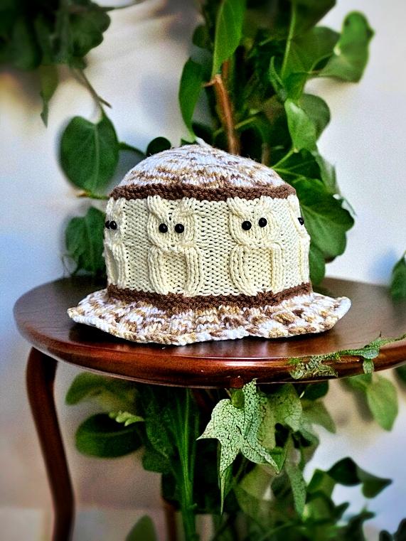 Owl bucket hat - free knitting pattern